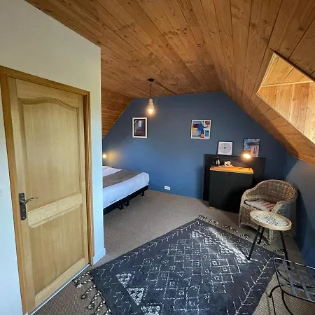 Le Clos De La Lande Vallee Guest house *